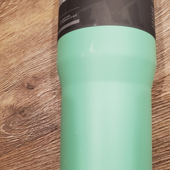 Stanley Tumbler - Picture 5 of 7